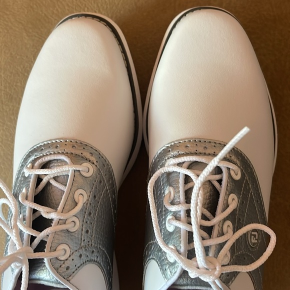 Ladies FootJoy golf shoes 💜🩶 - Picture 5 of 6